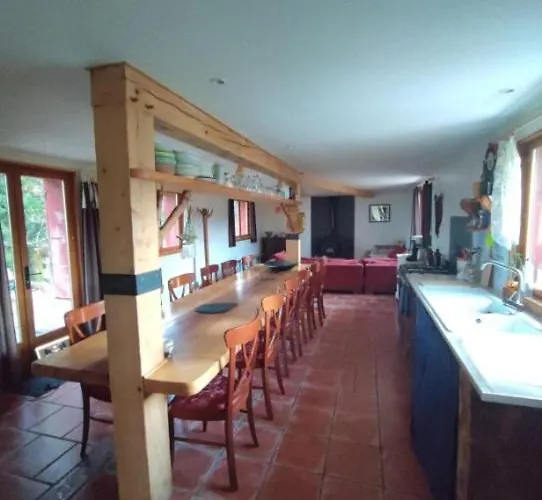 De La Grande Maison Chastreix